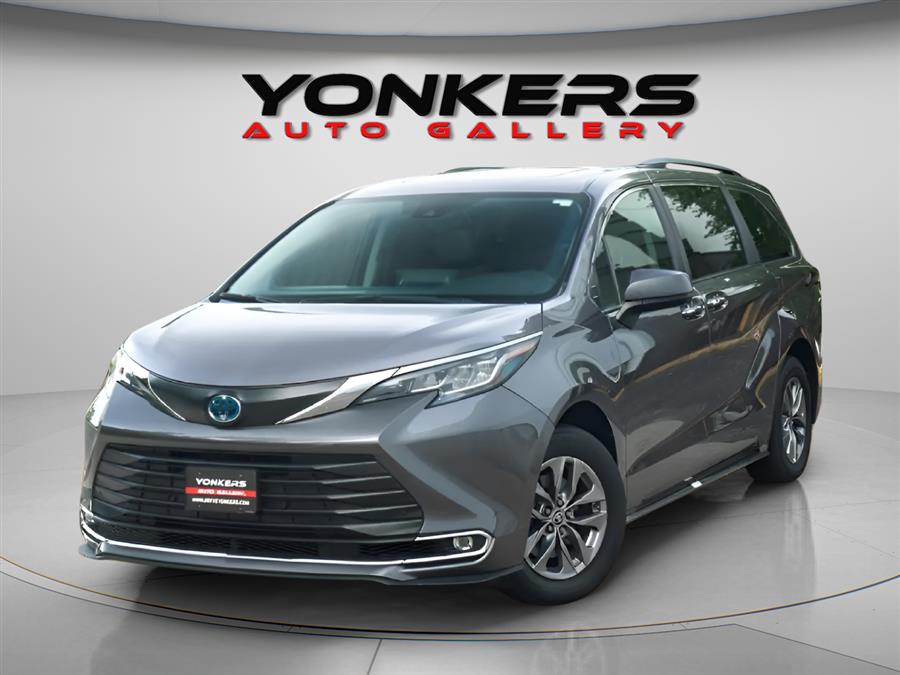 Used 2022 Toyota Sienna in Woodside, New York | Drive Central. Woodside, New York