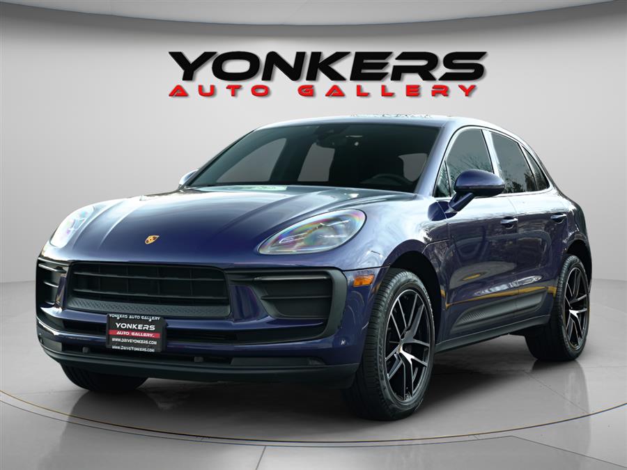 2022 Porsche Macan Base's photo