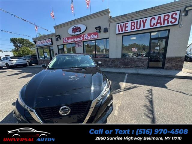 Used 2022 Nissan Altima in Bellmore, New York | Universal Autos. Bellmore, New York
