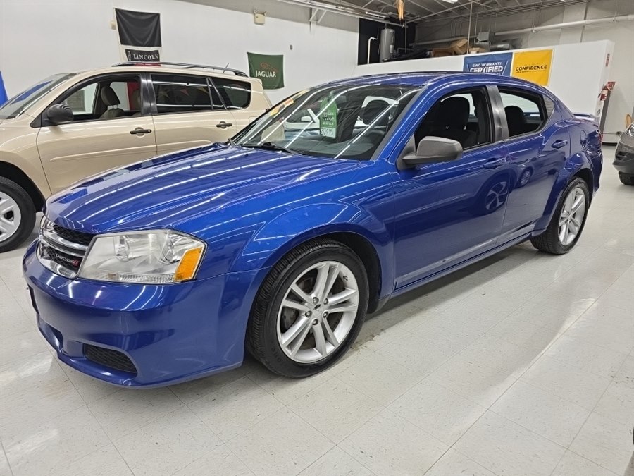 2012 Dodge Avenger SE photo 3