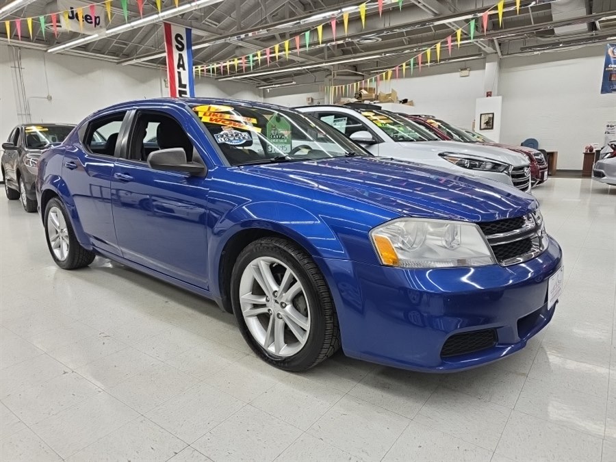 2012 Dodge Avenger SE's photo