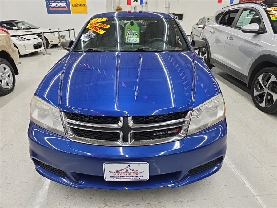 2012 Dodge Avenger SE photo 2