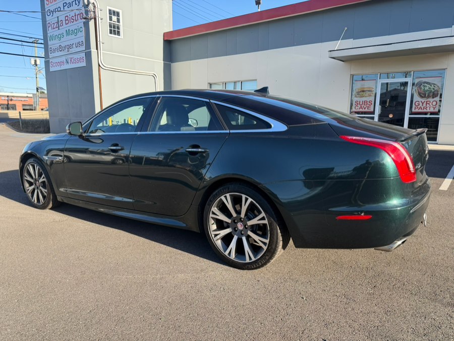 2015 Jaguar XJ photo 3