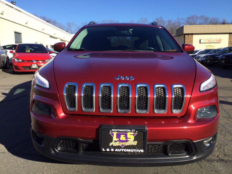 2015 Jeep Cherokee Latitude photo 2