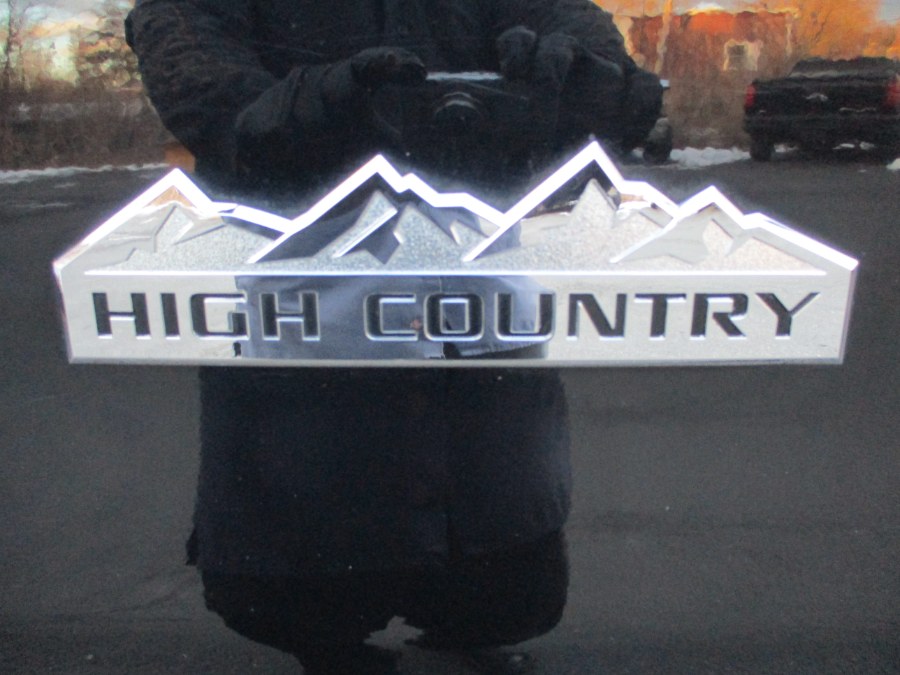 2015 Chevrolet Silverado 2500HD High Country photo 3