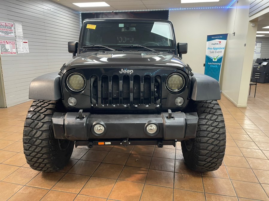 2015 Jeep Wrangler Unlimited Rubicon photo 2