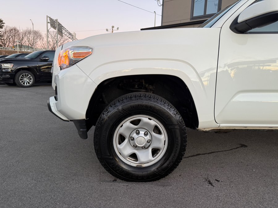 2020 Toyota Tacoma SR Access Cab V6 photo 3