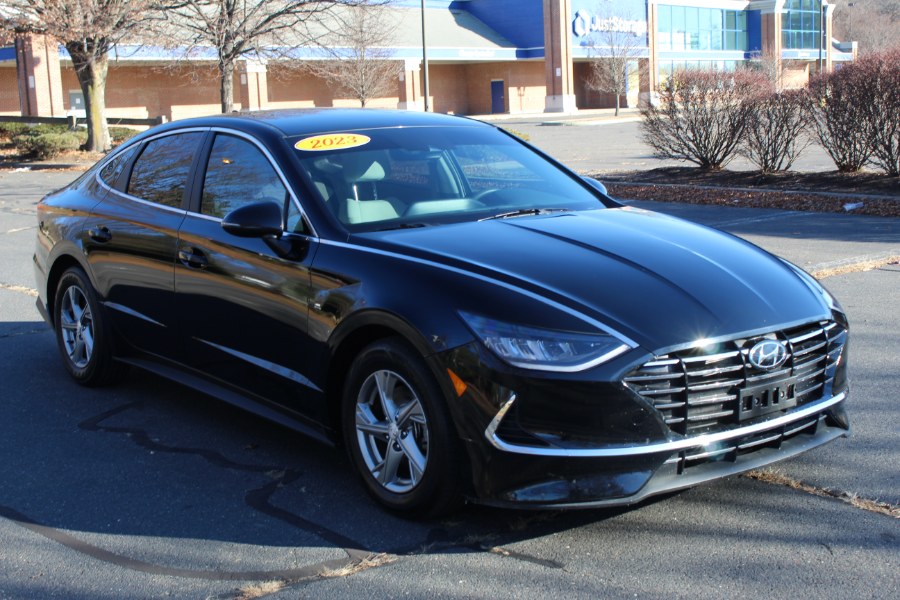 2023 Hyundai Sonata SE photo 3