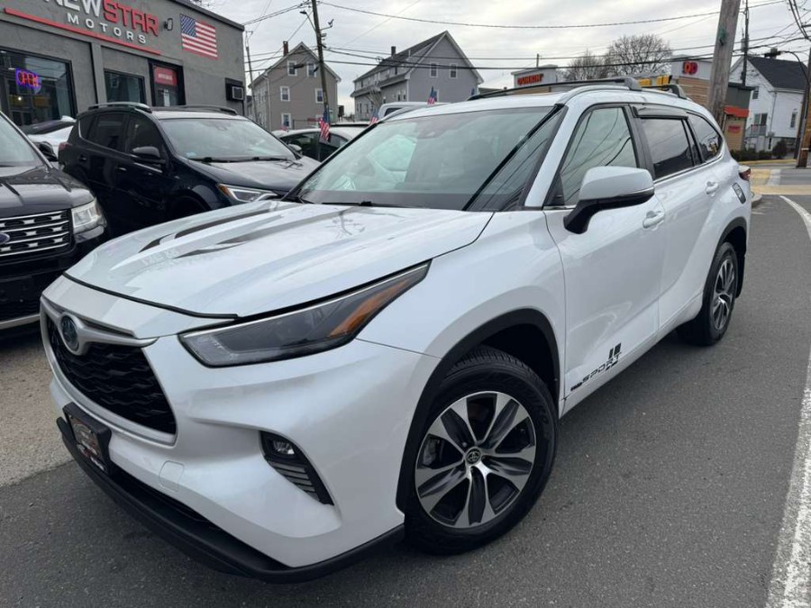 2023 Toyota Highlander XLE Hybrid, available for sale in Peabody, Massachusetts | New Star Motors. Peabody, Massachusetts