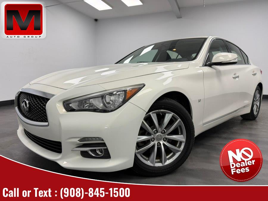 2015 INFINITI Q50 Premium's photo