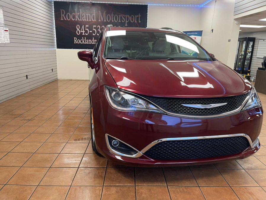 Used 2018 Chrysler Pacifica in Suffern, New York | Rockland Motor Sport. Suffern, New York