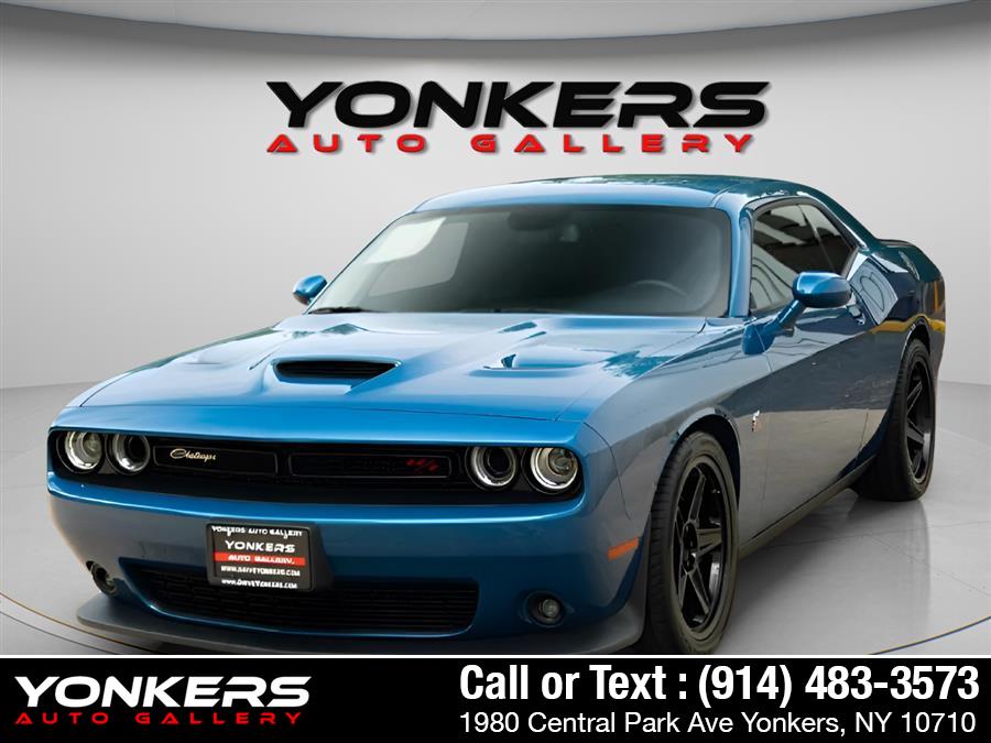 2023 Dodge Challenger R/T's photo
