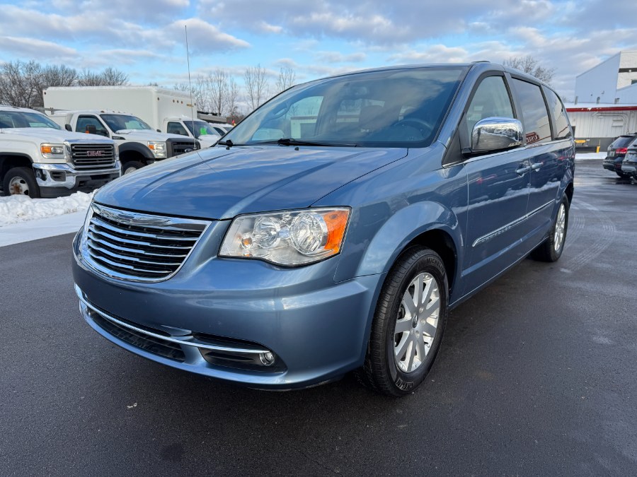 Used 2011 Chrysler Town & Country in Ortonville, Michigan | Marsh Auto Sales LLC. Ortonville, Michigan