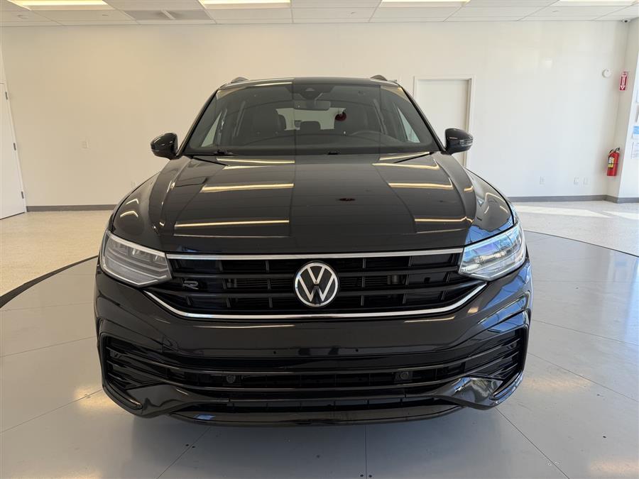 2022 Volkswagen Tiguan 2.0T SE R-Line Black 4Motion's photo
