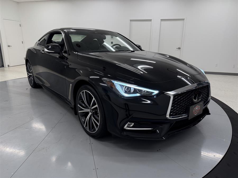 2022 INFINITI Q60 Coupe LUXE's photo