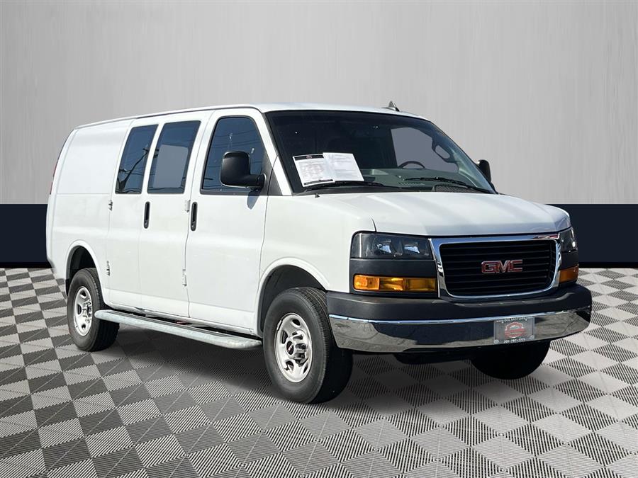 2023 GMC Savana Cargo Work Van's photo