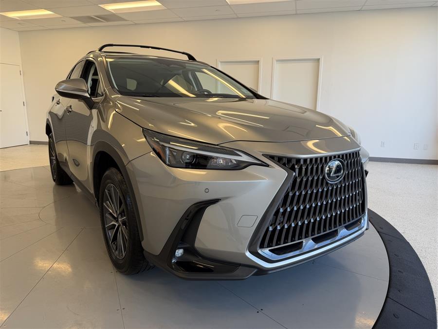 2023 Lexus NX 350's photo