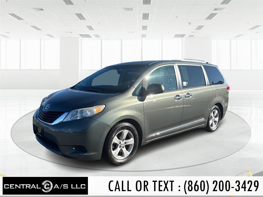 2012 Toyota Sienna LE's photo