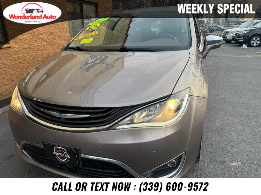 Used 2018 Chrysler Pacifica in Revere, Massachusetts | Wonderland Auto. Revere, Massachusetts