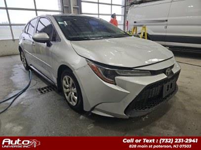 2022 Toyota Corolla LE's photo