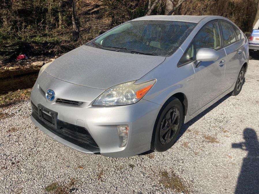 2015 Toyota Prius Two's photo