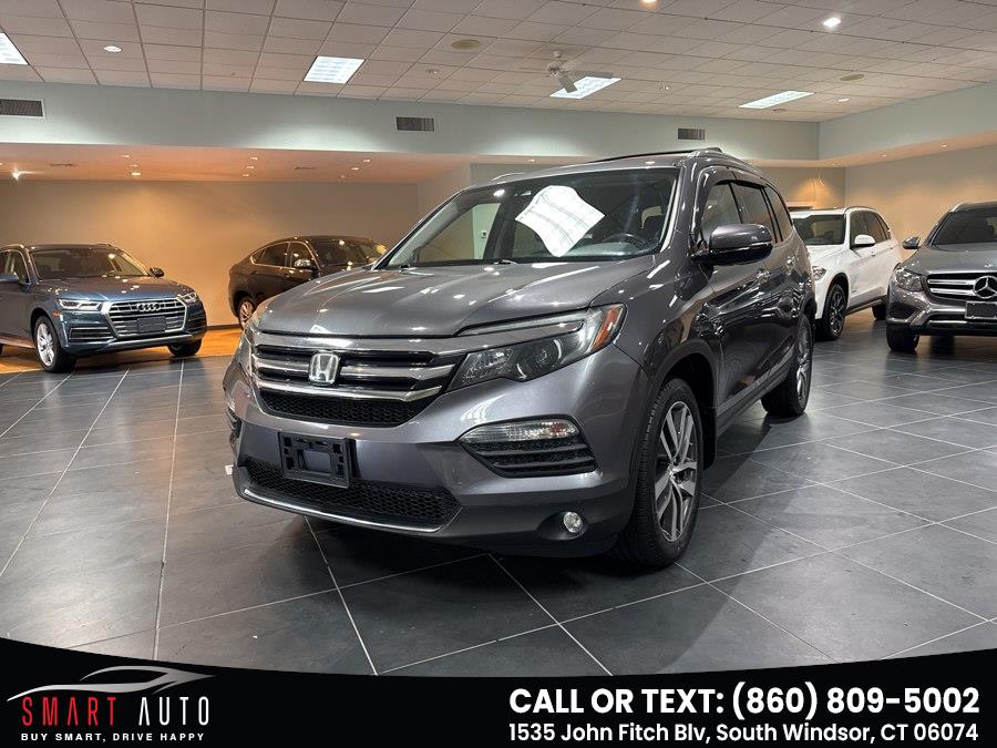 2017 Honda Pilot Elite's photo