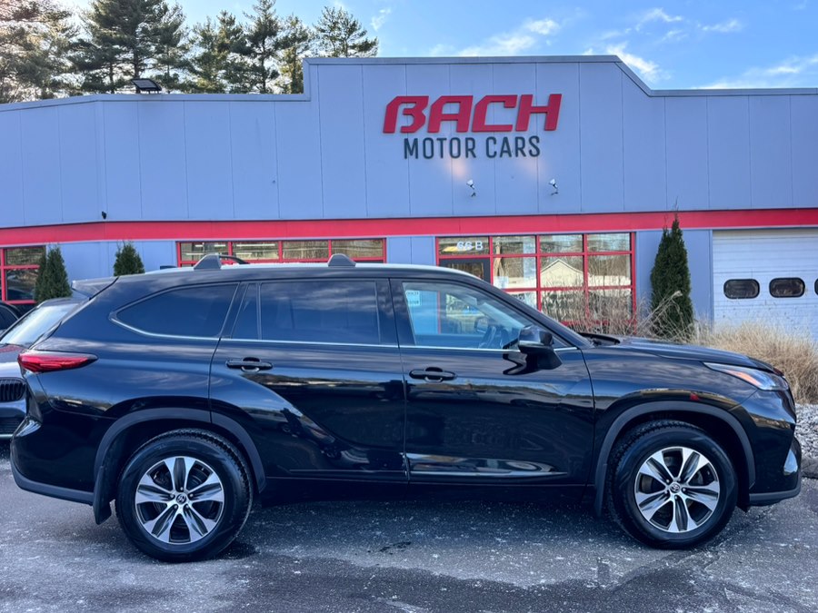 Used 2021 Toyota Highlander in Canton , Connecticut | Bach Motor Cars. Canton , Connecticut