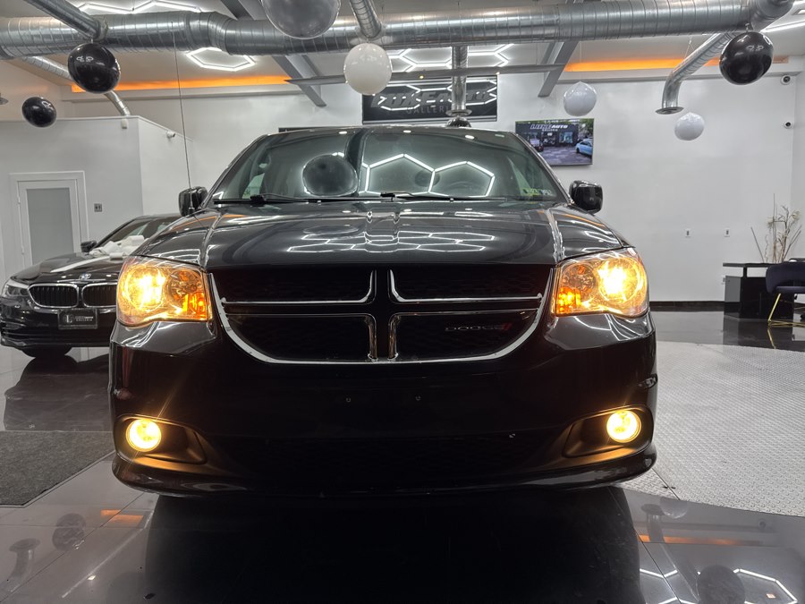 Used 2019 Dodge Grand Caravan in Jersey City, New Jersey | Luxe Auto Galleria. Jersey City, New Jersey