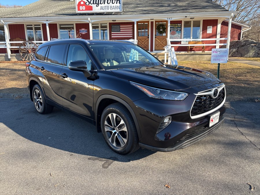 Used 2022 Toyota Highlander in Old Saybrook, Connecticut | Saybrook Auto Barn. Old Saybrook, Connecticut