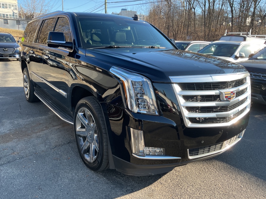 Used 2016 Cadillac Escalade ESV in Waterbury, Connecticut | Jim Juliani Motors. Waterbury, Connecticut