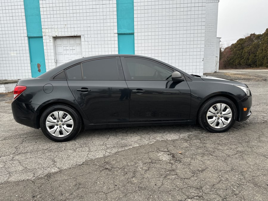 Used 2014 Chevrolet Cruze in Milford, Connecticut | Dealertown Auto Wholesalers. Milford, Connecticut