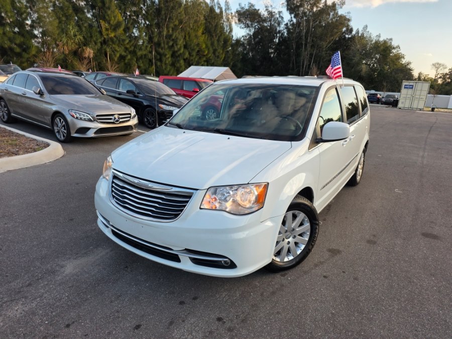 Used 2014 Chrysler Town & Country in Orlando, Florida | Mickeys Driver Mart. Orlando, Florida