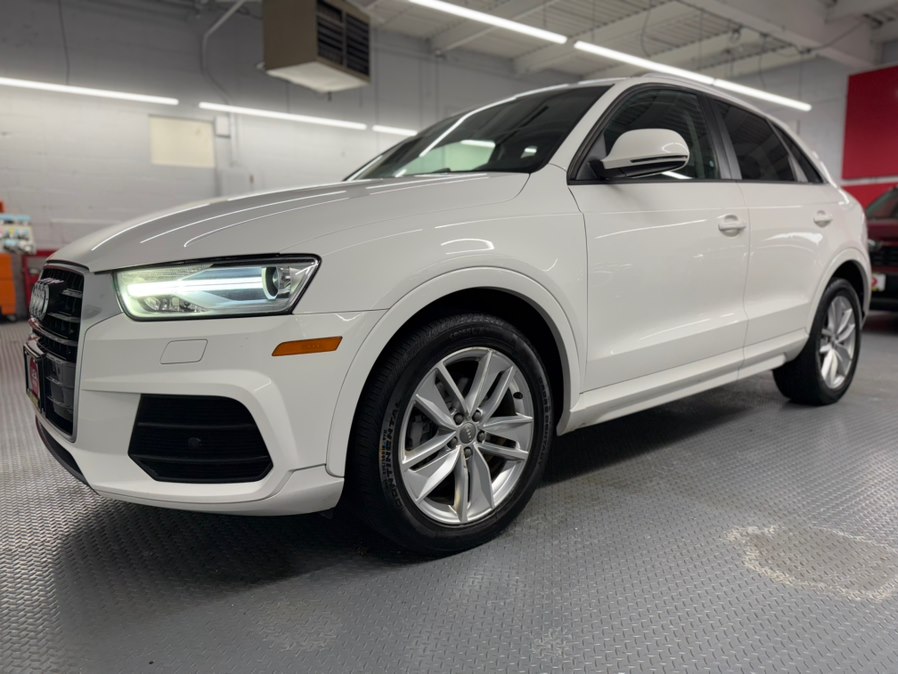 2017 Audi Q3 Premium's photo