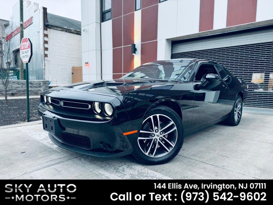 2019 Dodge Challenger SXT's photo