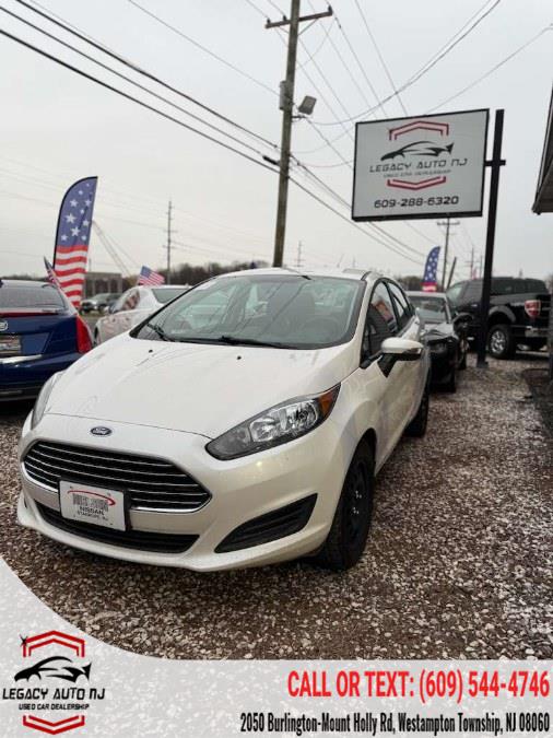 2019 Ford Fiesta SE's photo
