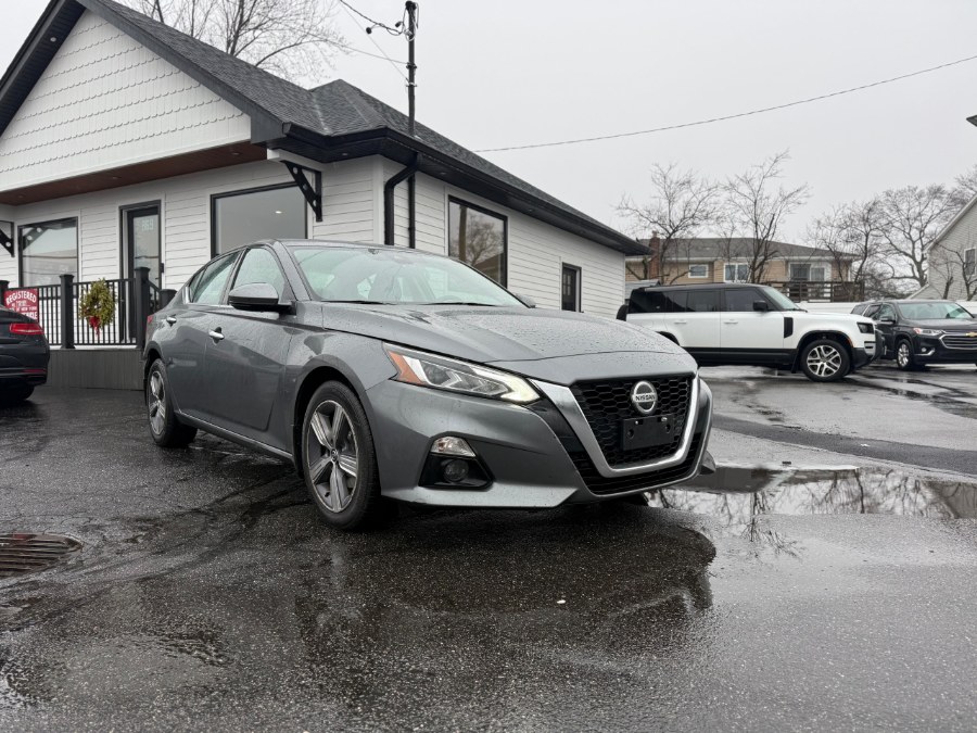 2019 Nissan Altima SL's photo