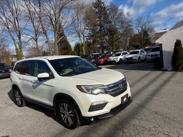 Used 2017 Honda Pilot in Huntington Station, New York | Huntington Auto Mall. Huntington Station, New York