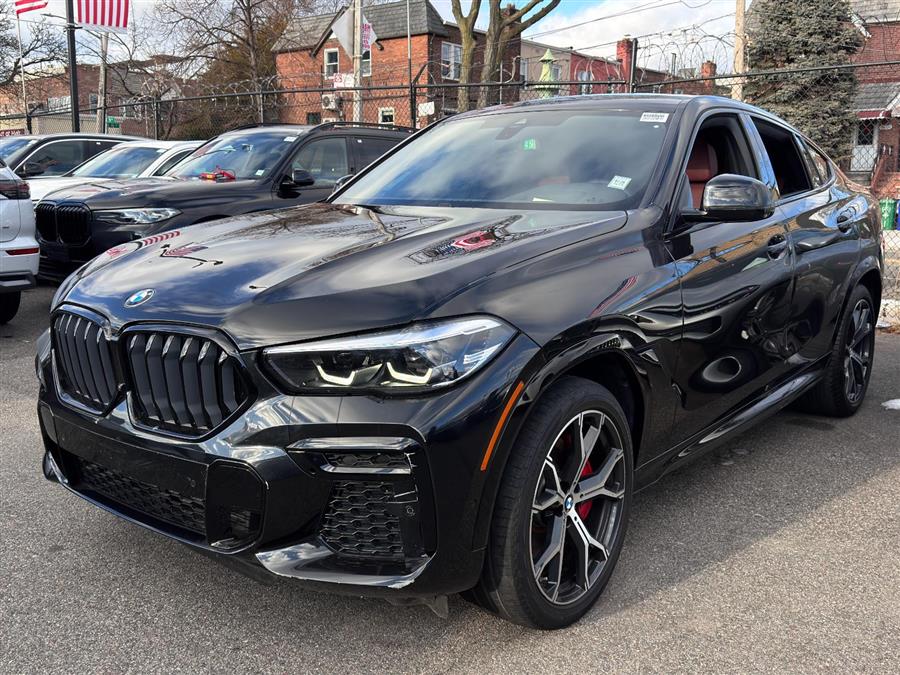2022 BMW X6 40i's photo