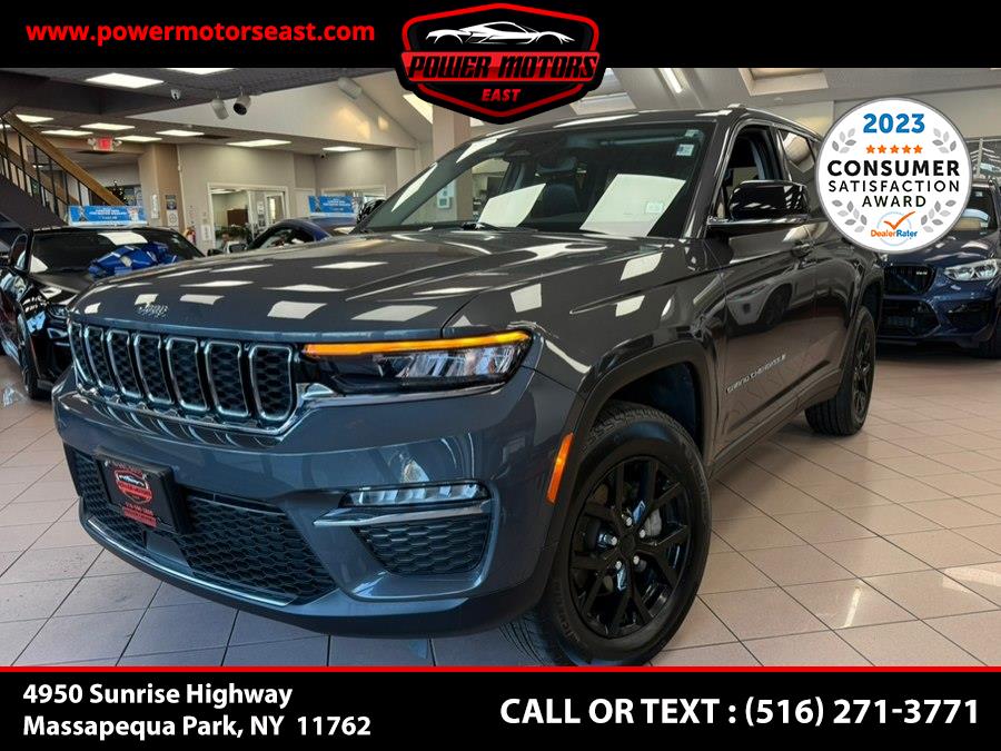 Used 2022 Jeep Grand Cherokee in Massapequa Park, New York | Power Motors East. Massapequa Park, New York