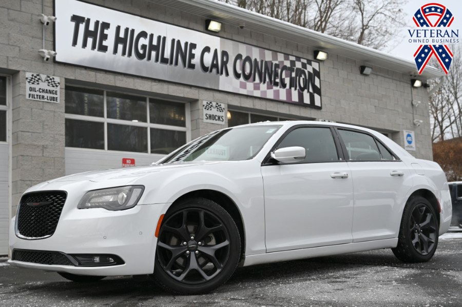 2023 Chrysler 300 S's photo