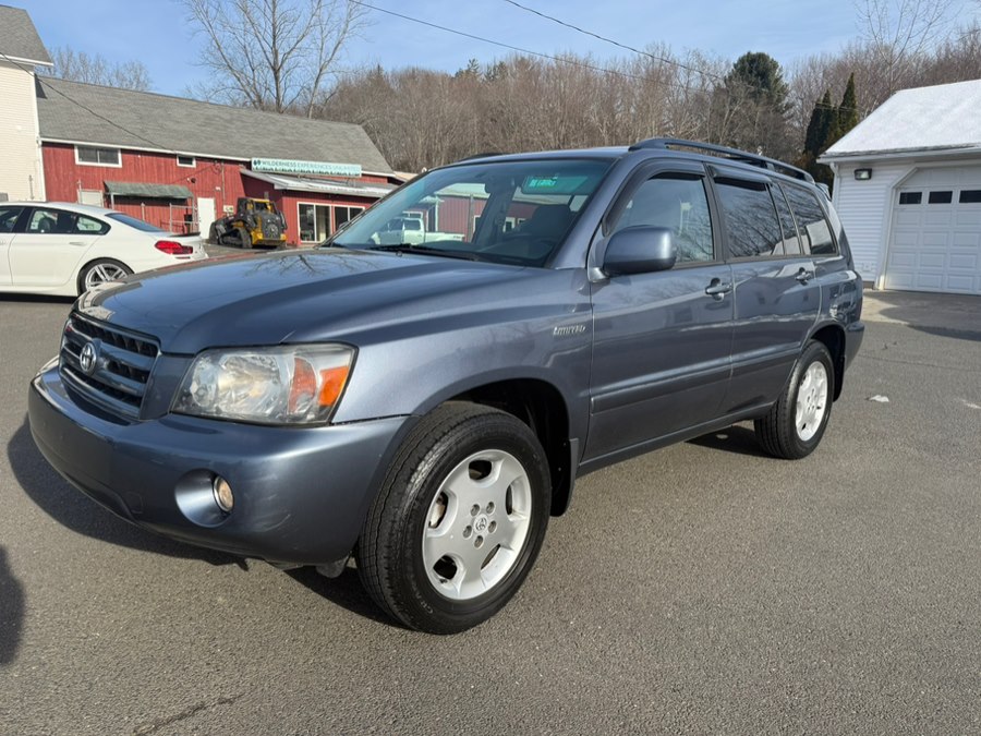 Used 2004 Toyota Highlander in Southwick, Massachusetts | Country Auto Sales. Southwick, Massachusetts
