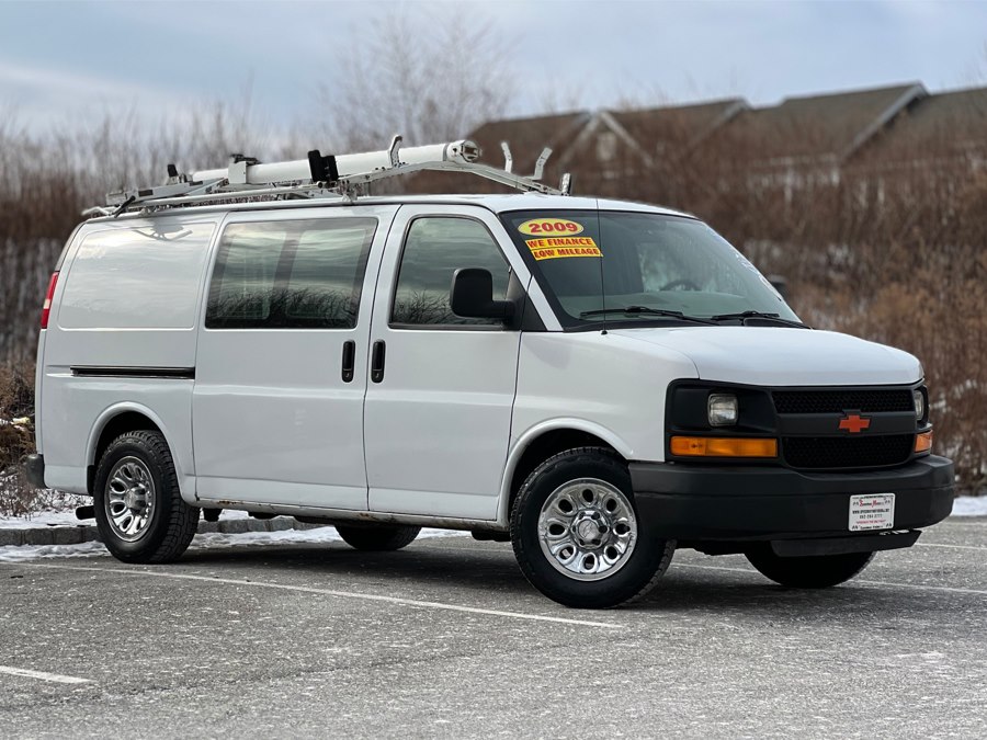 Used 2009 Chevrolet Express Cargo Van in Paterson, New Jersey | Speedway Motors LLC. Paterson, New Jersey