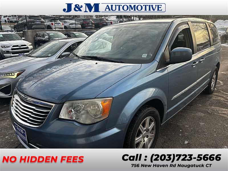 Used Chrysler Town & Country Touring 2011 | J&M Automotive Sls&Svc LLC. Naugatuck, Connecticut