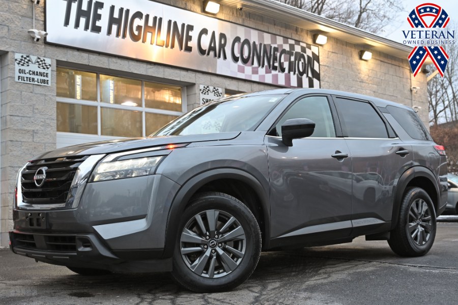 2023 Nissan Pathfinder S's photo