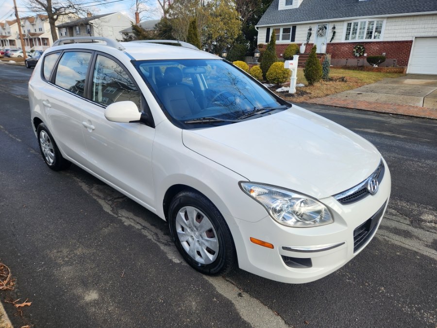 Used 2011 Hyundai Elantra Touring in West Babylon, New York | SGM Auto Sales. West Babylon, New York