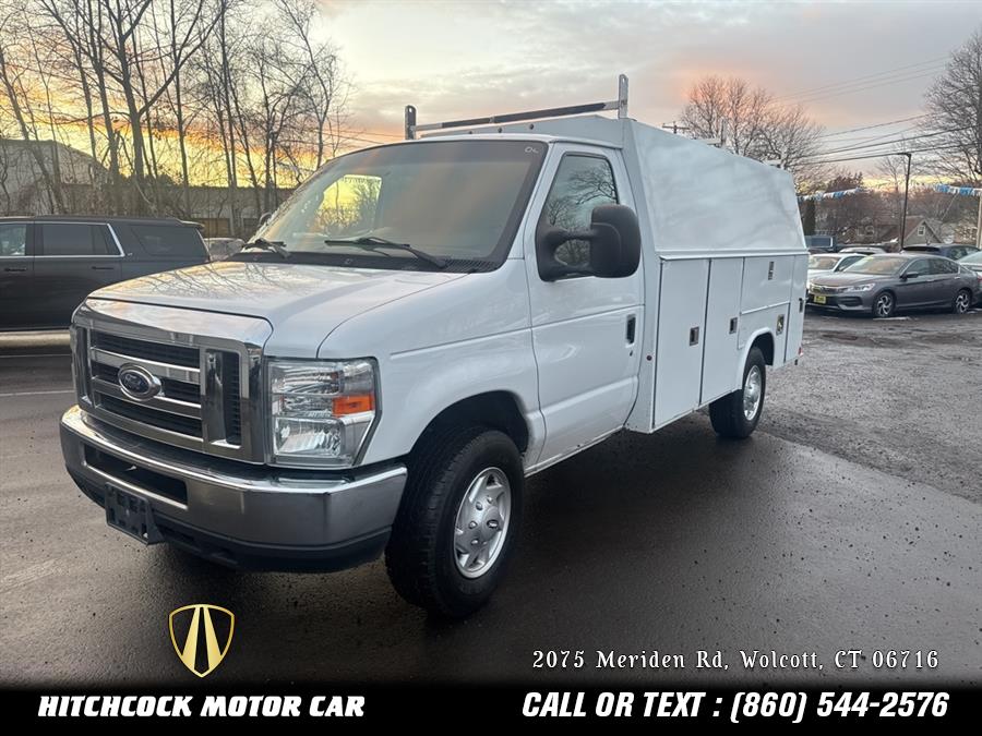 Used 2016 Ford E-350sd in Wolcott, Connecticut | Hitchcock Motor Car. Wolcott, Connecticut