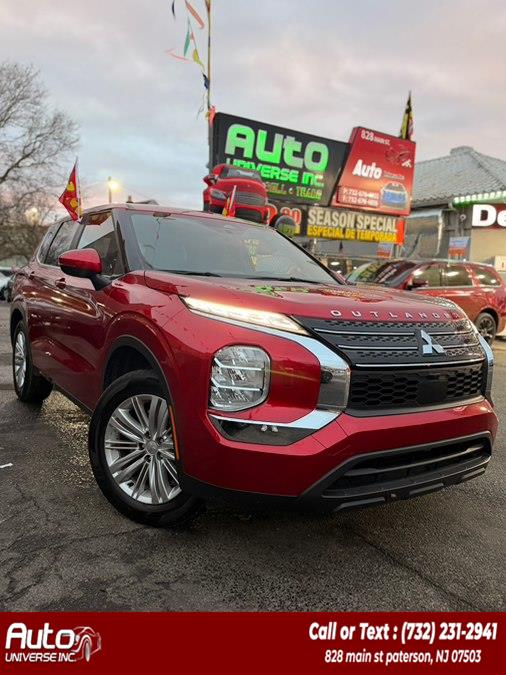 2024 Mitsubishi Outlander ES's photo