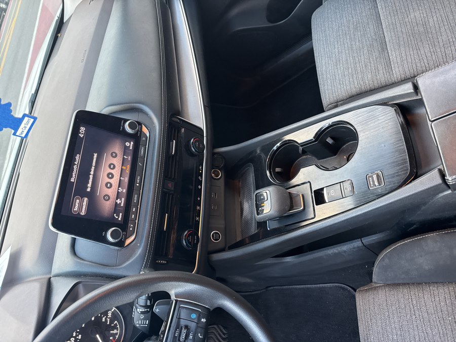 2021 Nissan Rogue SV - Photo 13