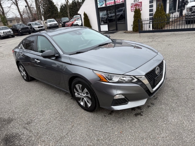 2021 Nissan Altima 2.5 S Sedan, available for sale in Huntington Station, New York | Huntington Auto Mall. Huntington Station, New York