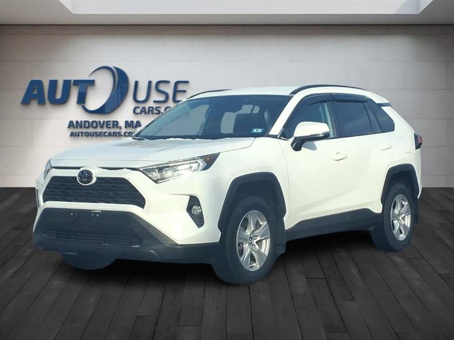 2020 Toyota RAV4 XLE's photo